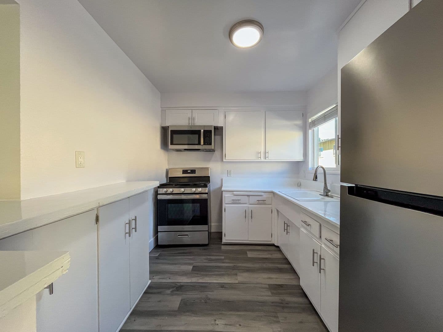 Los Angeles Apartment: 4601 Coliseum St.
