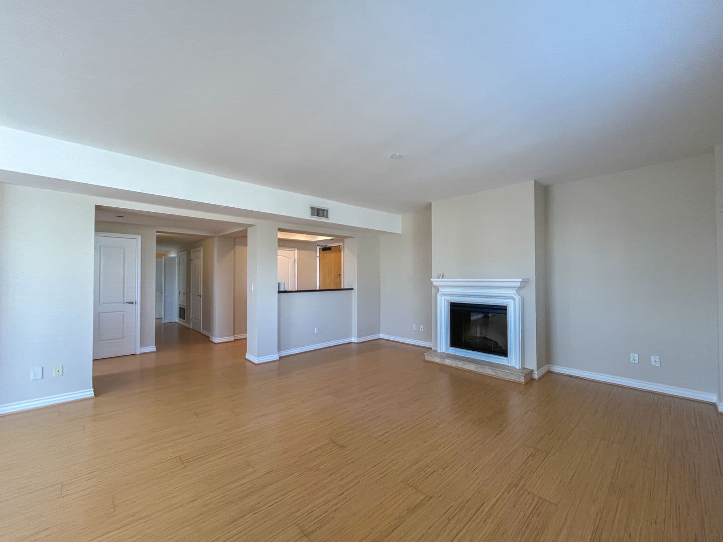 Los Angeles House: 1241 S Westgate Ave