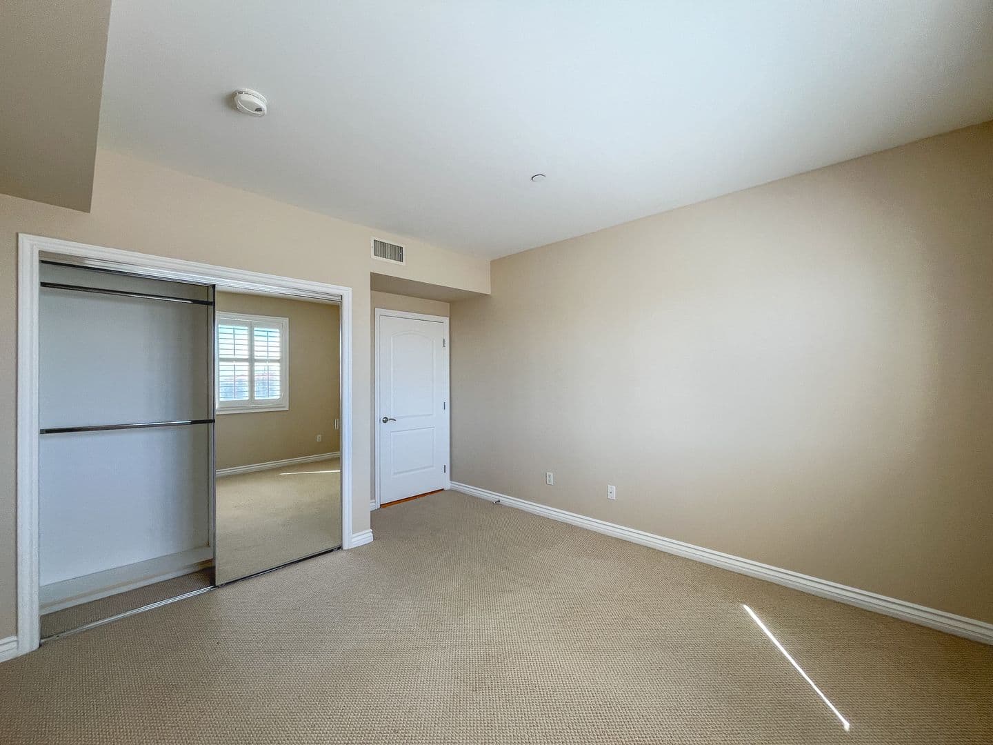 Los Angeles House: 1241 S Westgate Ave