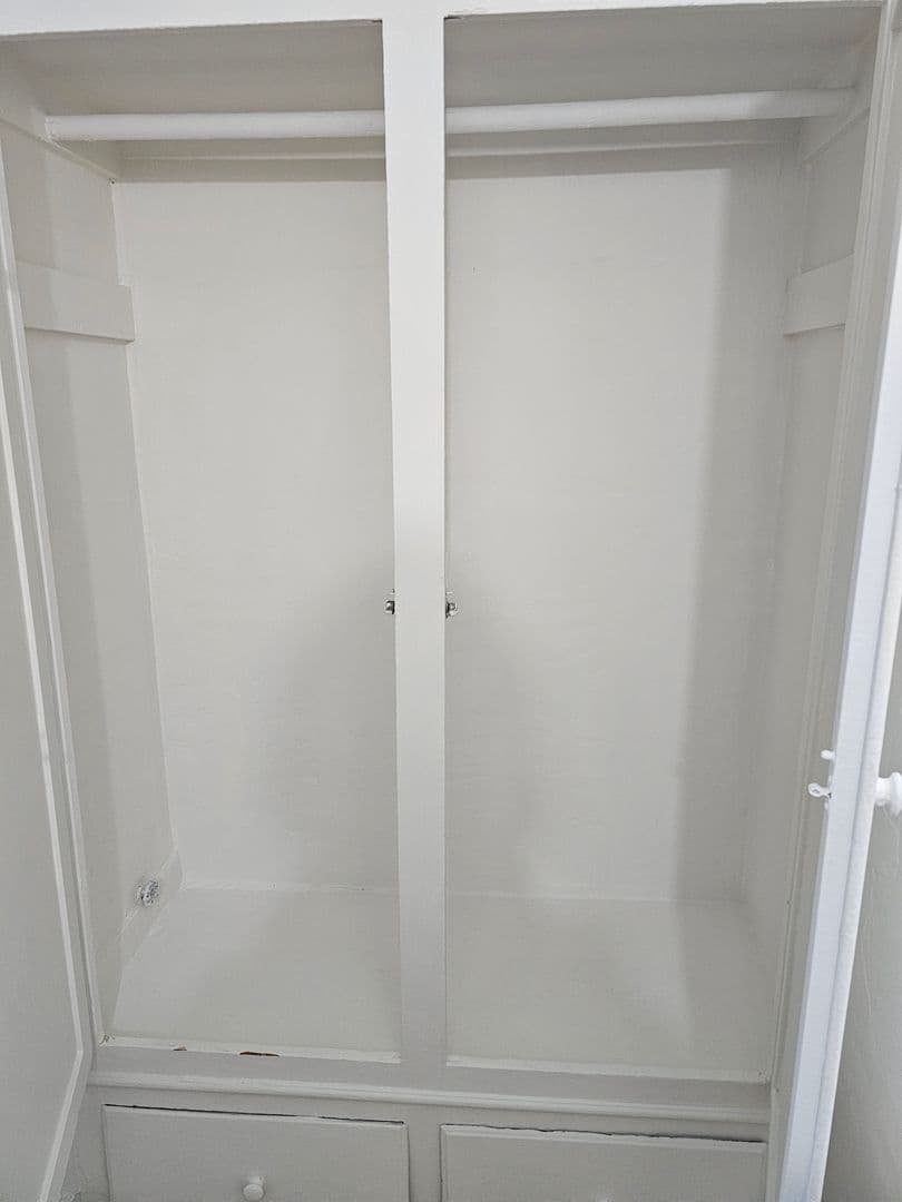 Los Angeles Apartment: 6439 Orange Street
