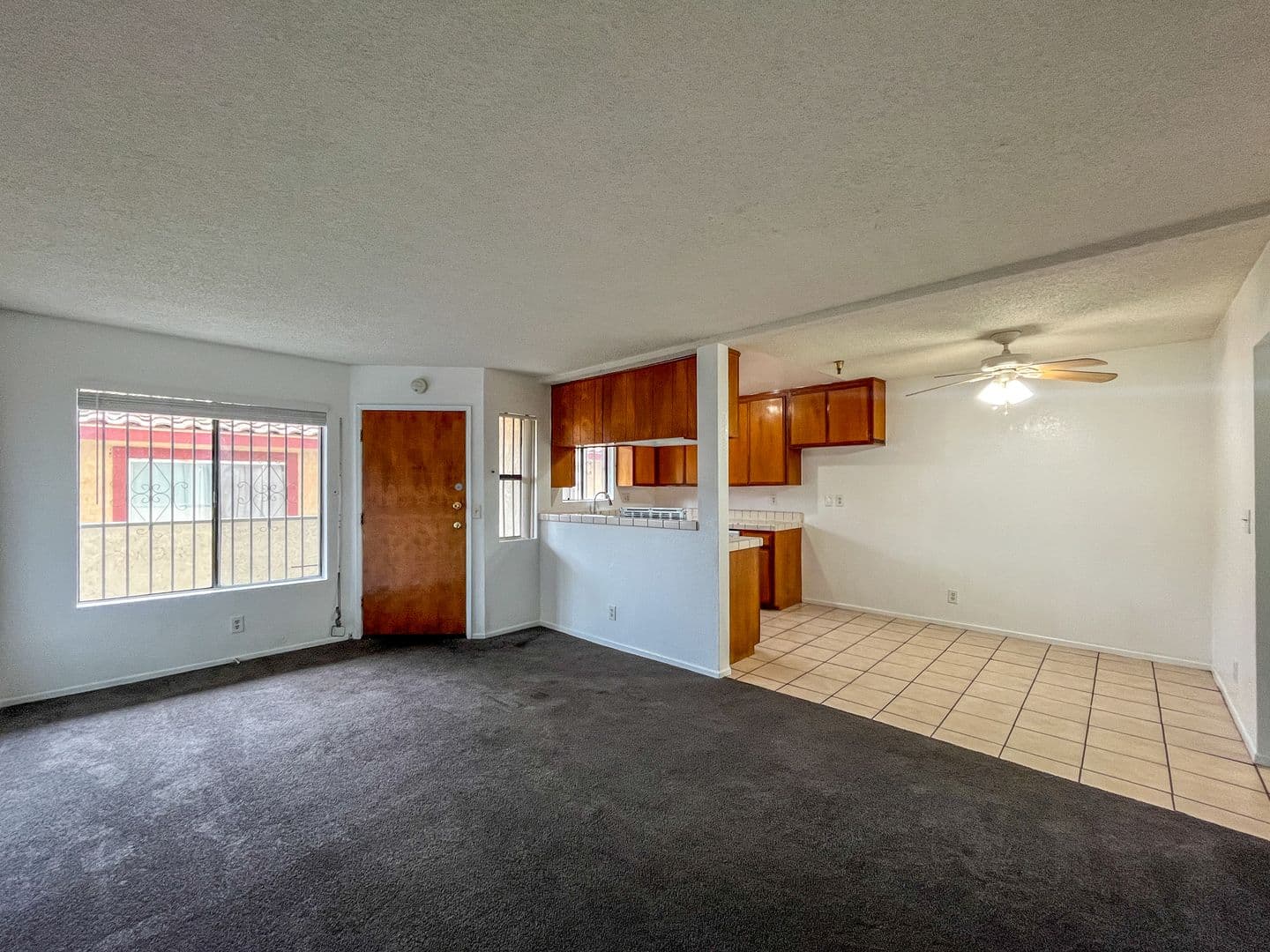 Hawthorne Apartment: 11943 Grevillea Ave