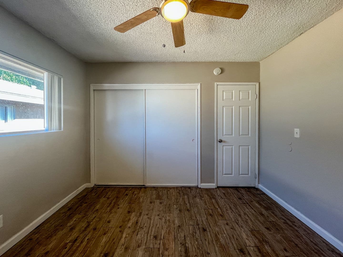 Anaheim Apartment: 1828 W. Glen Avenue