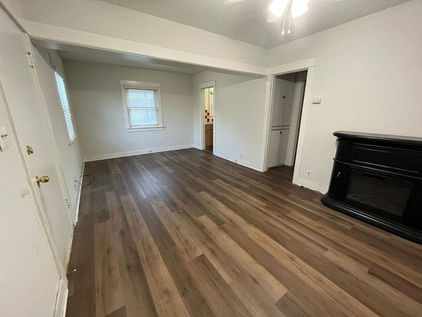Long Beach Apartment: 1631 E. Florida St