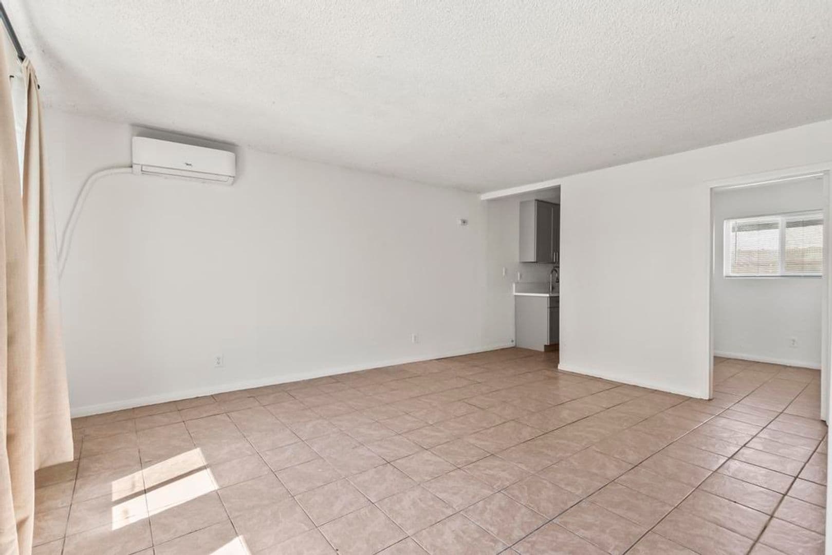 Norwalk Apartment: 11645 Mapledale St