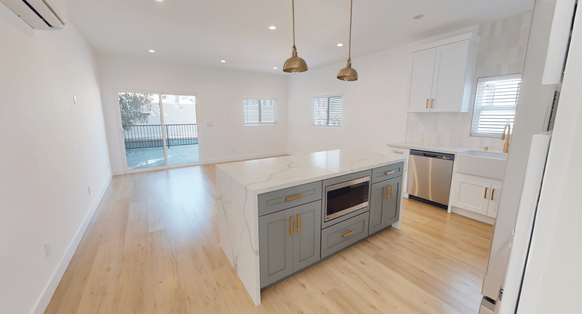 Los Angeles Apartment: 1021 S. Hayworth Ave
