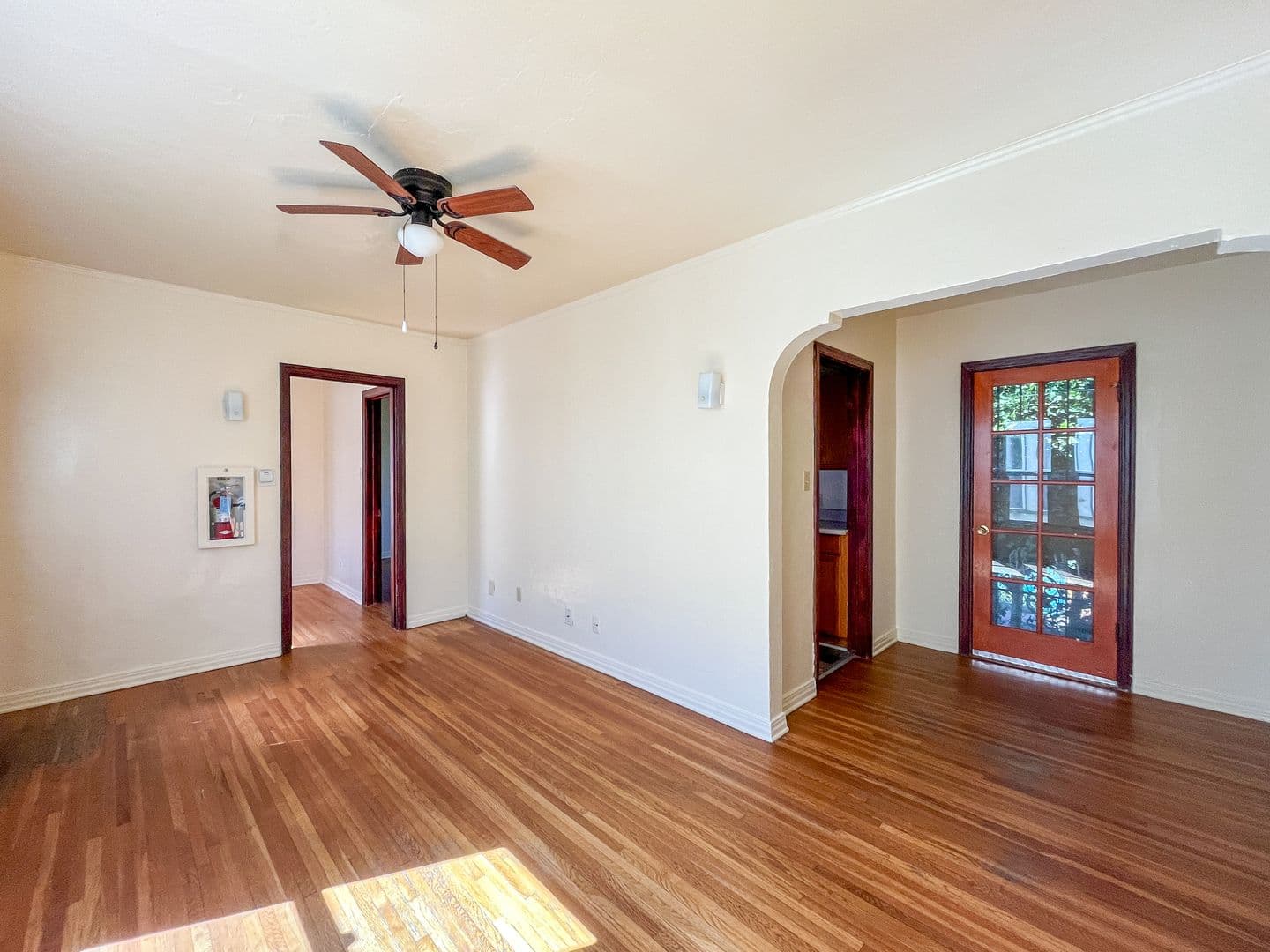 Los Angeles Apartment: 3741 S. Arlington Ave.