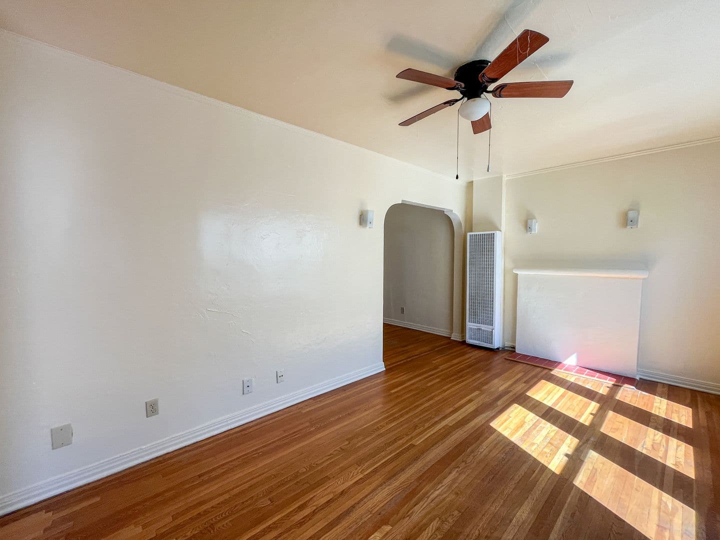 Los Angeles Apartment: 3741 S. Arlington Ave.