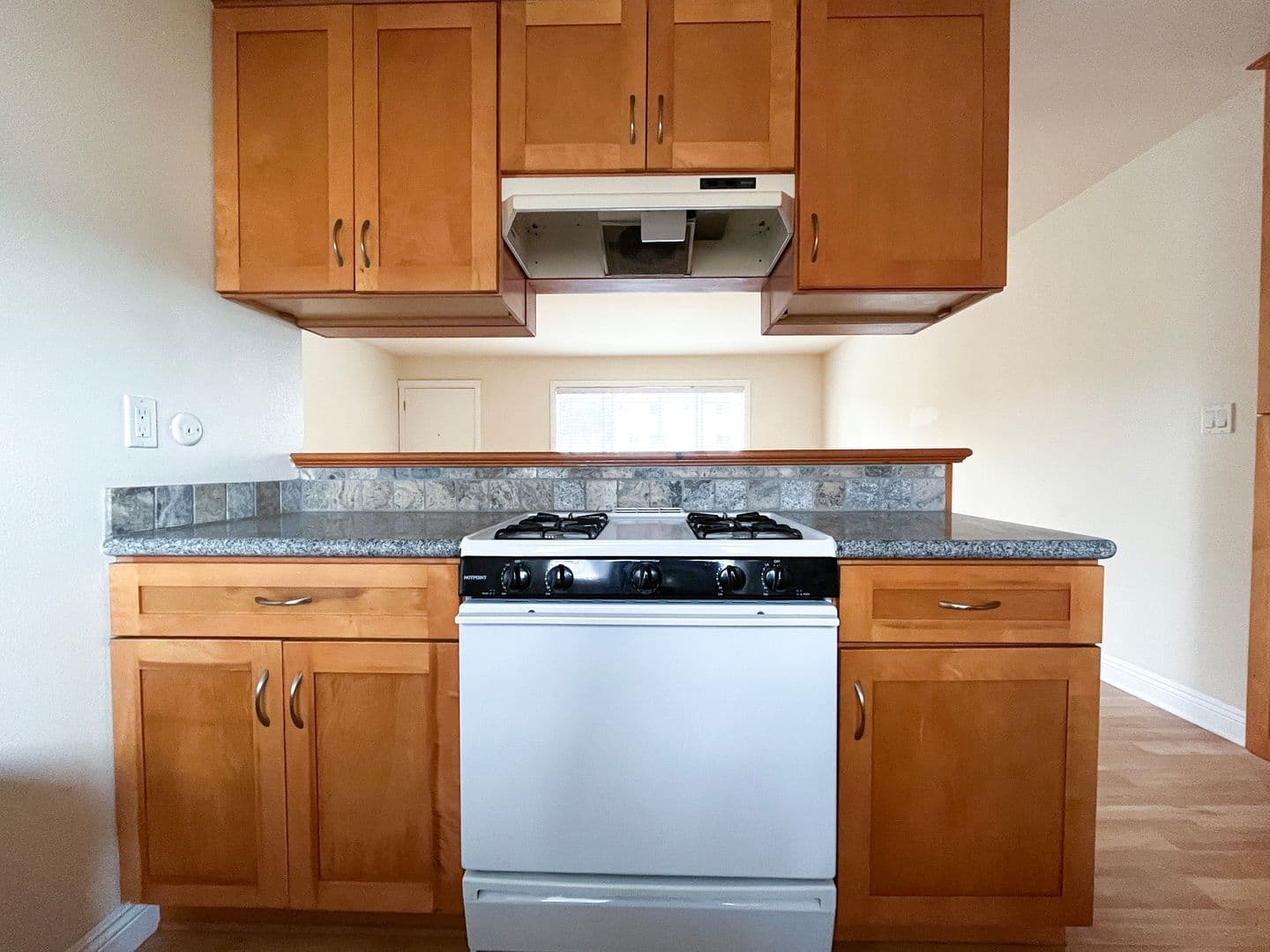 El Segundo Apartment: 311 W Palm Ave