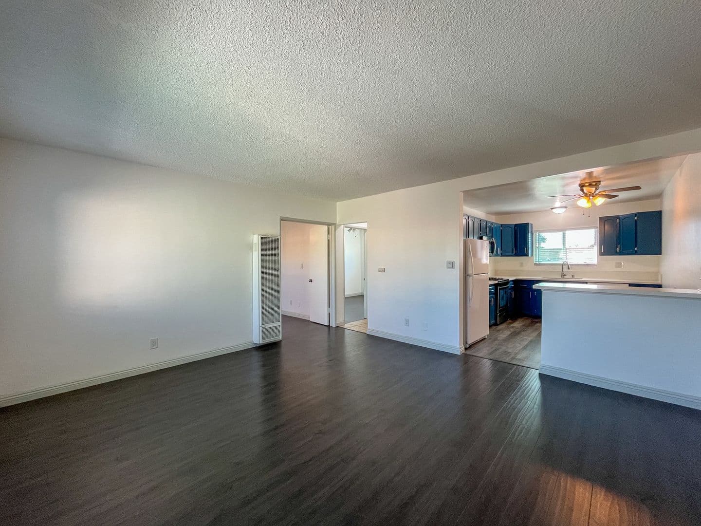 Long Beach Apartment: 1335 Stanley Ave