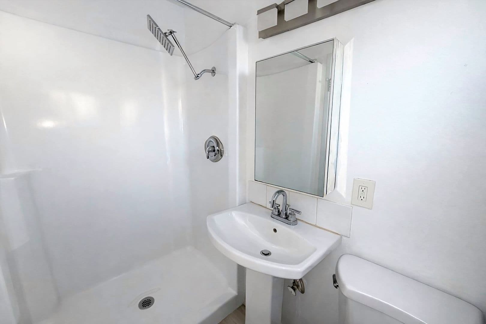 Long Beach Apartment: 360 Lime Avenue