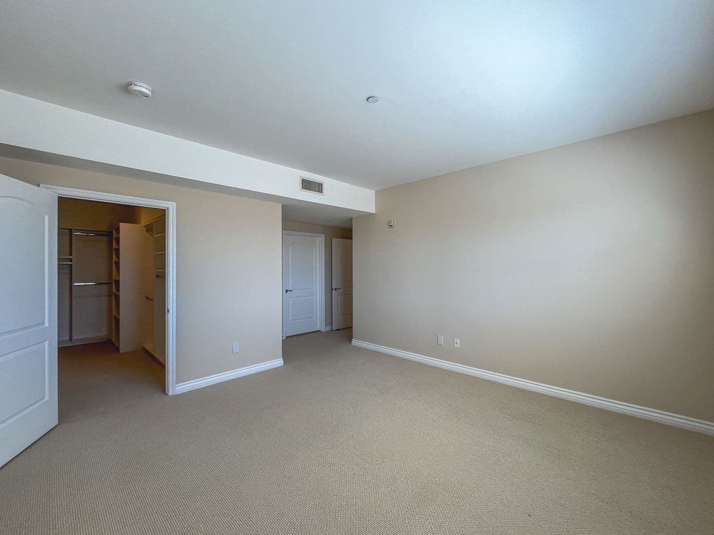 Los Angeles House: 1241 S Westgate Ave