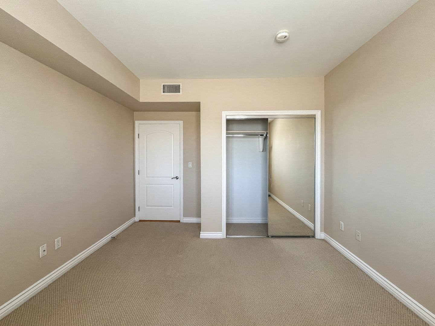 Los Angeles House: 1241 S Westgate Ave