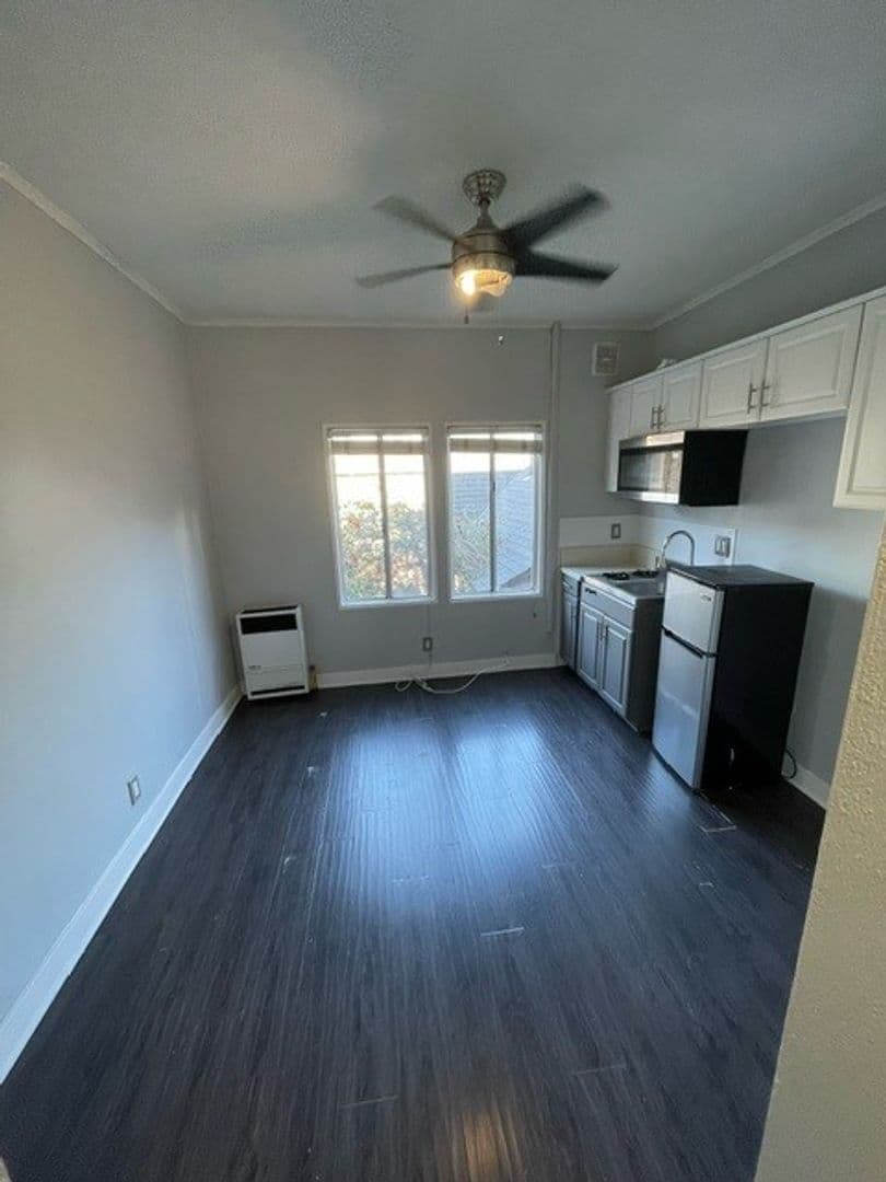 Long Beach Apartment: 636 Chestnut Ave.