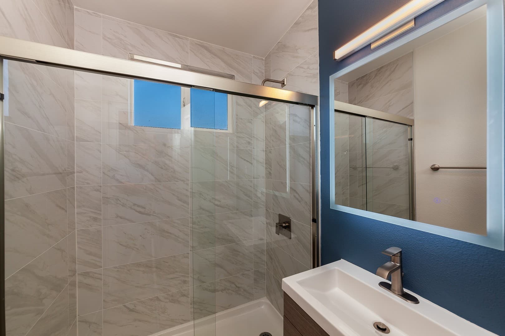 Long Beach Apartment: 1955 Locust  Avenue