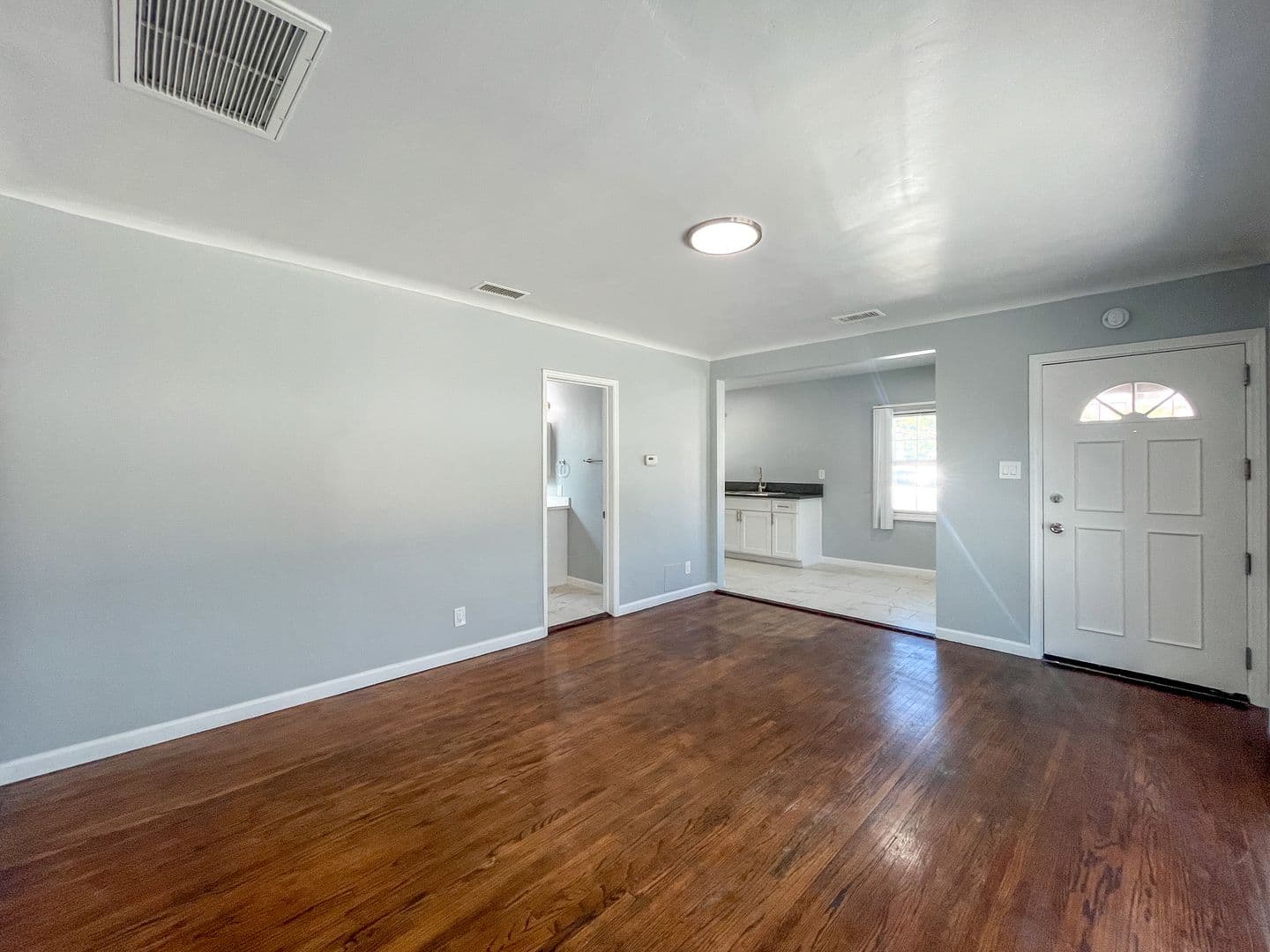 Del Aire Apartment: 5525-5535 W. 118th Street