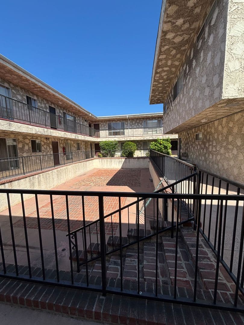 Torrance Apartment: 21910 S Western Ave