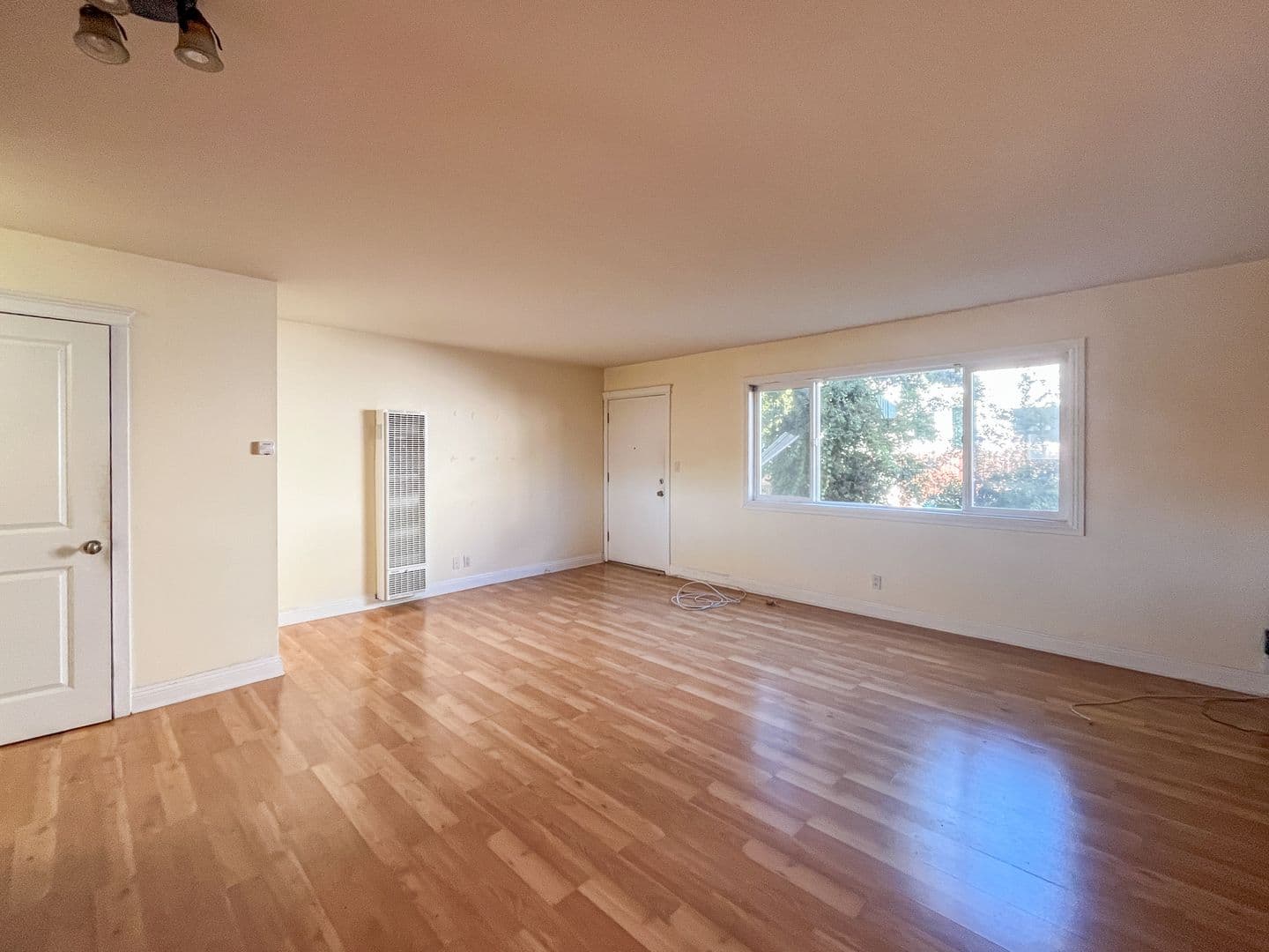 El Segundo Apartment: 311 W Palm Ave