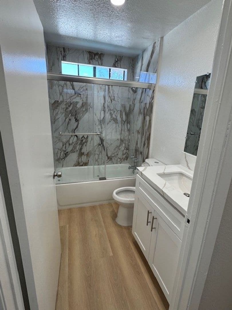 Inglewood Apartment: 501 Hyde Park Place