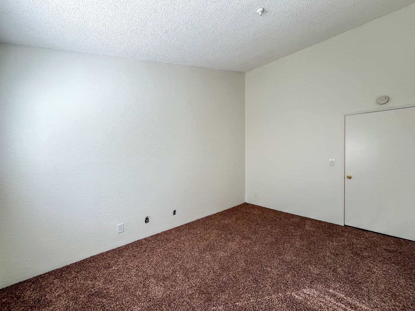 Hawthorne Apartment: 12909 Cordary Ave