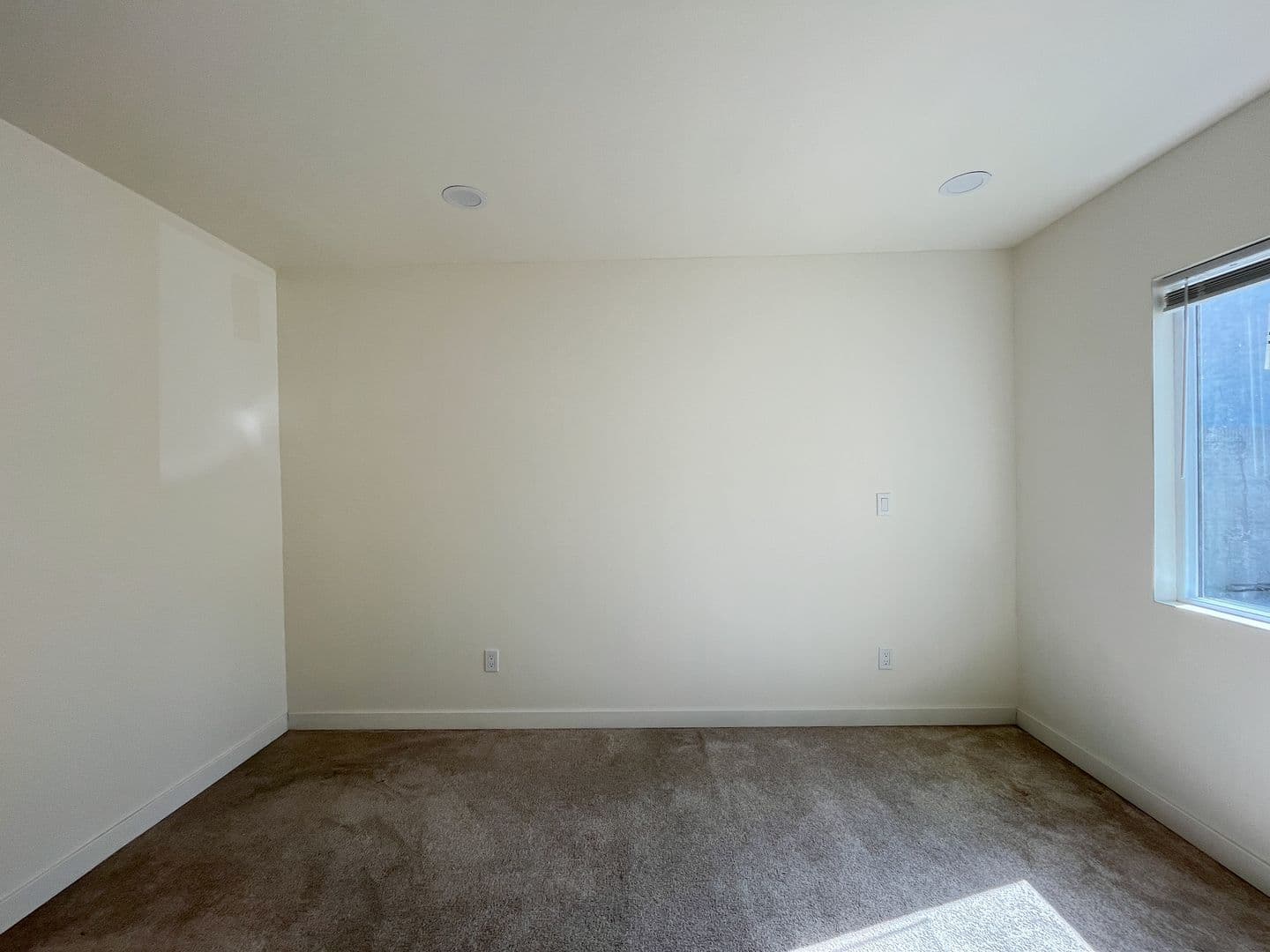 Inglewood Apartment: 702 S Walnut St