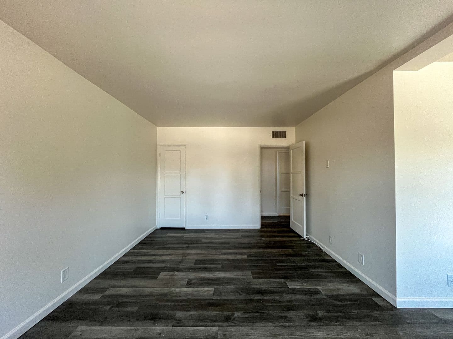 Inglewood Apartment: 3401 W 84th Place