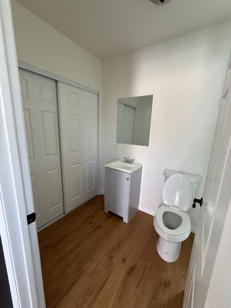 La Puente Apartment: 248 N 1st St