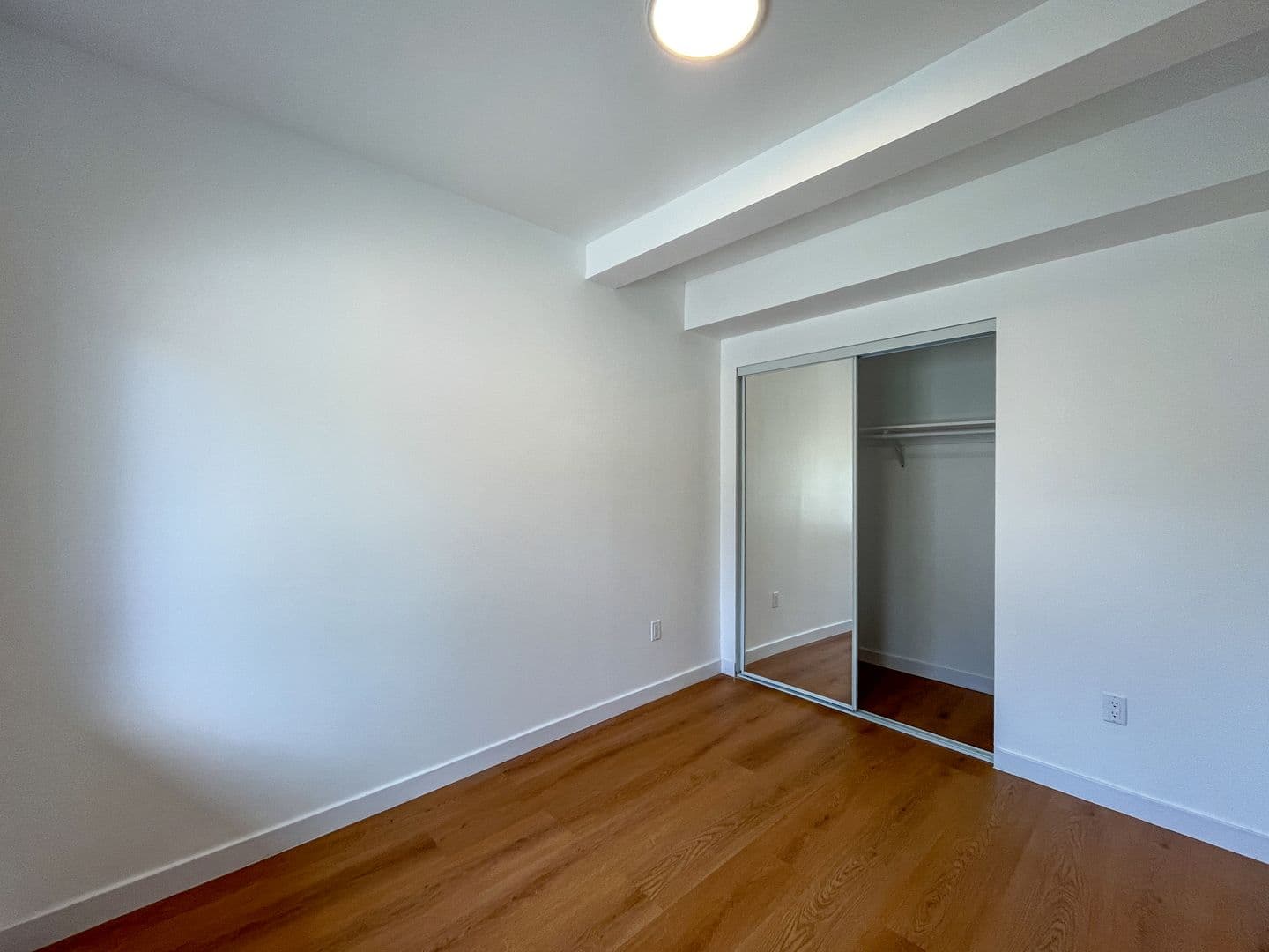 Long Beach Apartment: 905 Gaviota Avenue