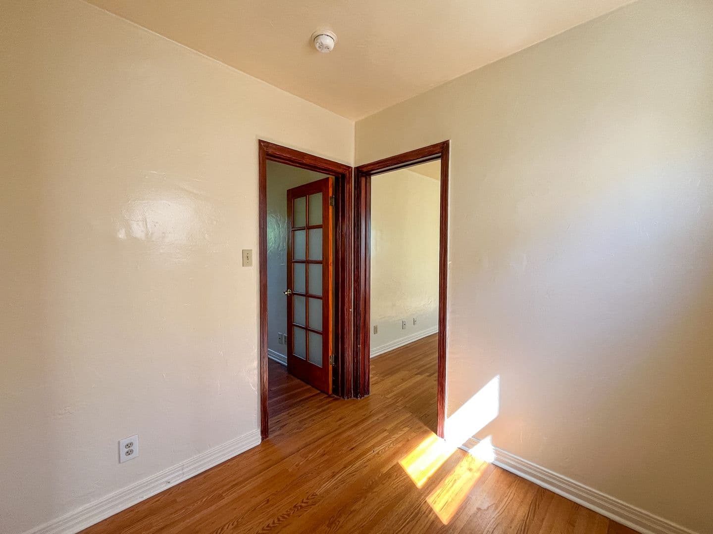 Los Angeles Apartment: 3741 S. Arlington Ave.