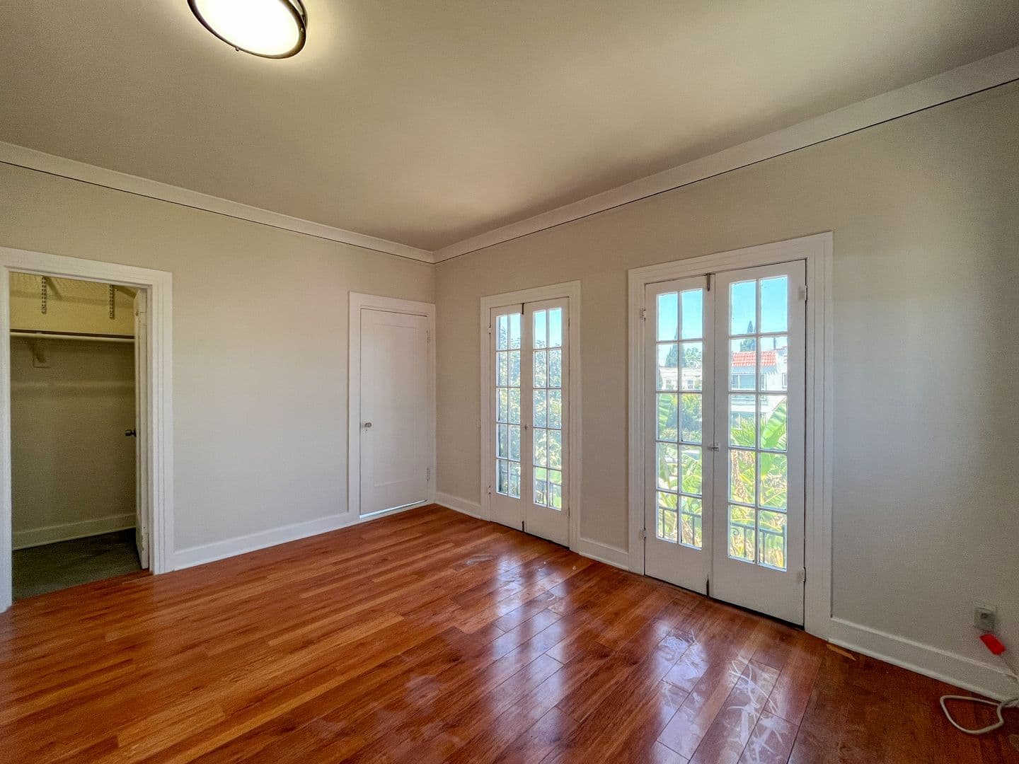 Los Angeles Apartment: 2616-2618 Buckingham Rd.