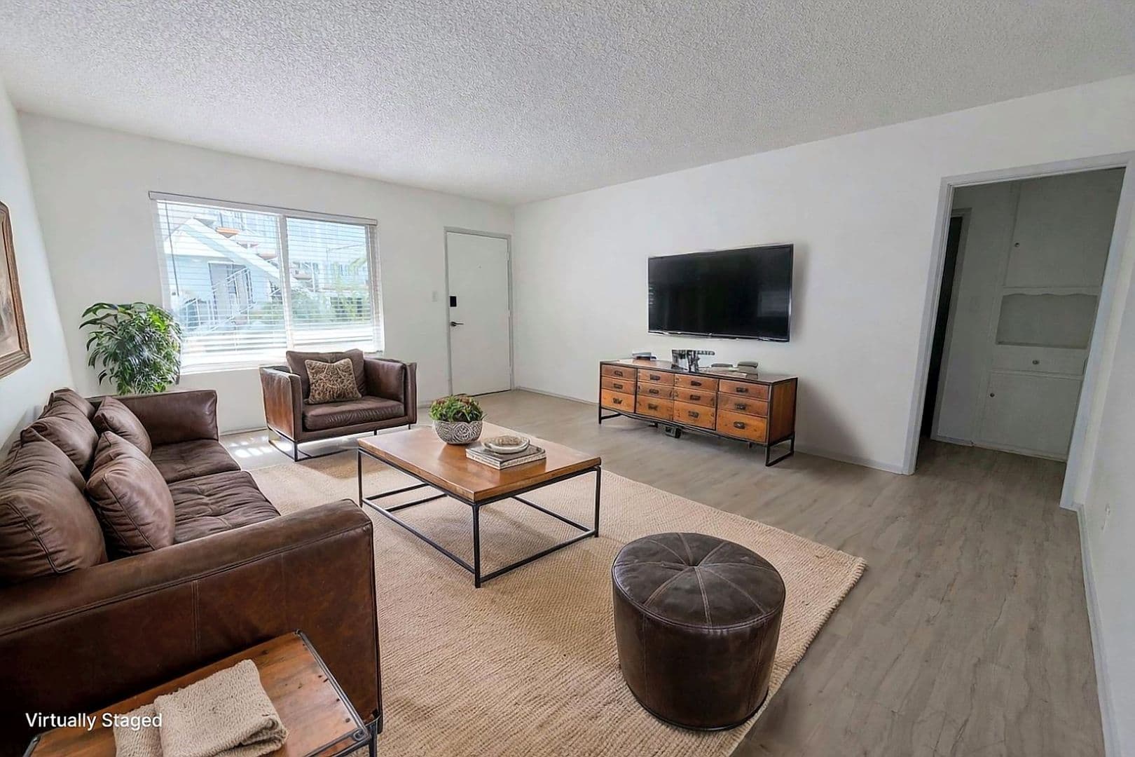 Long Beach Apartment: 360 Lime Avenue