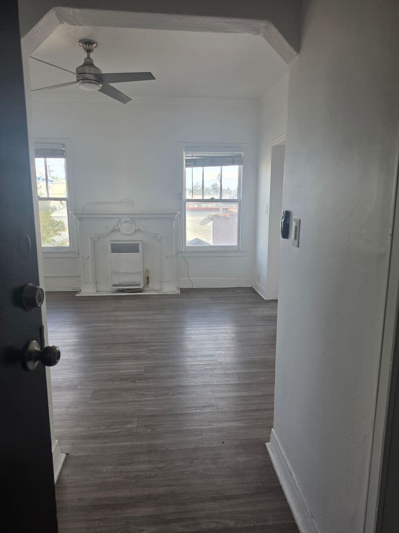 Los Angeles Apartment: 301-307 Rampart Blvd