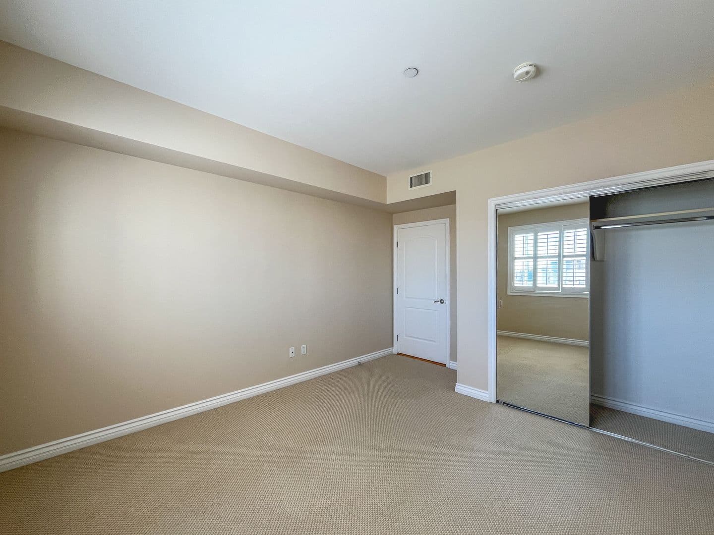 Los Angeles House: 1241 S Westgate Ave