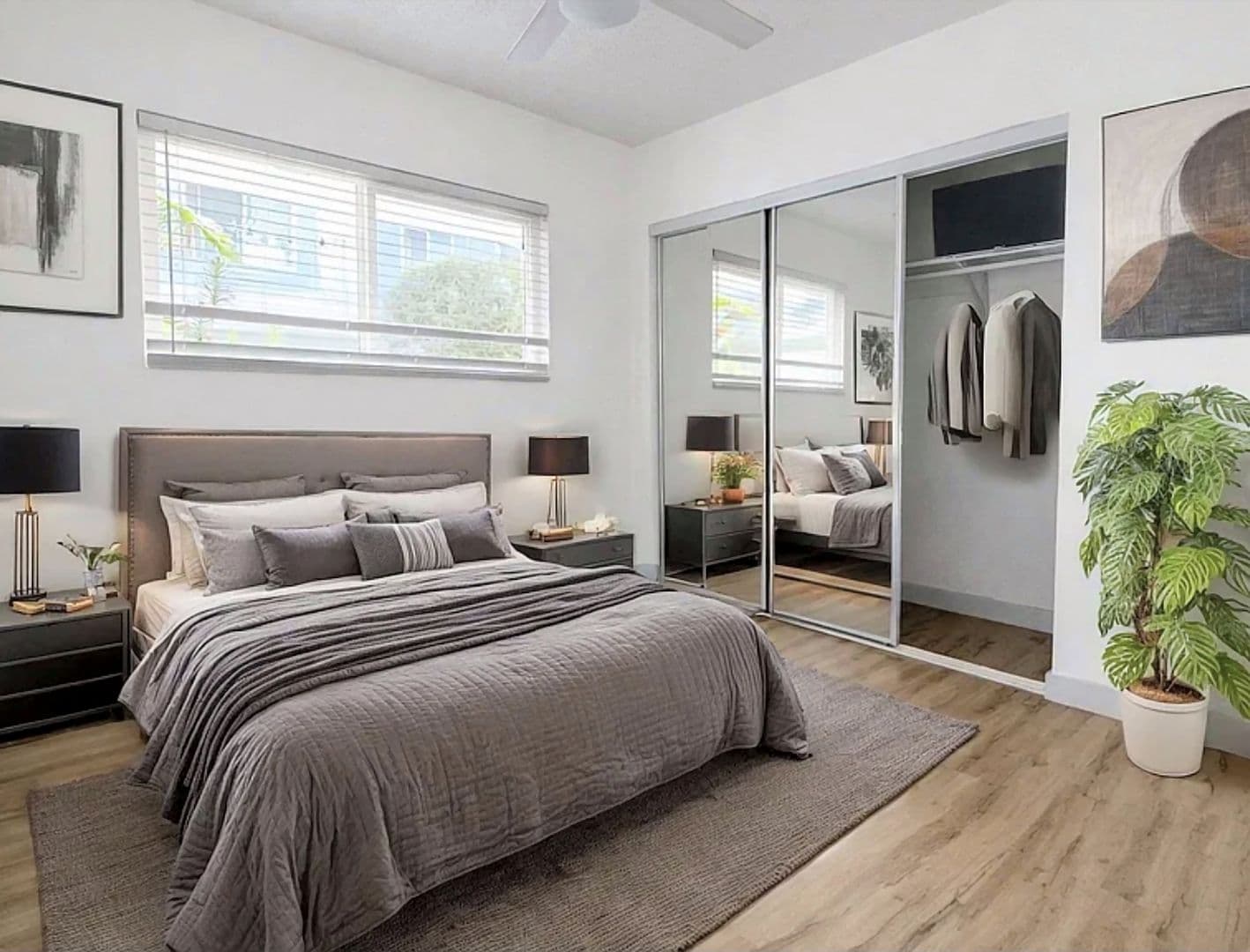 Long Beach Apartment: 360 Lime Avenue
