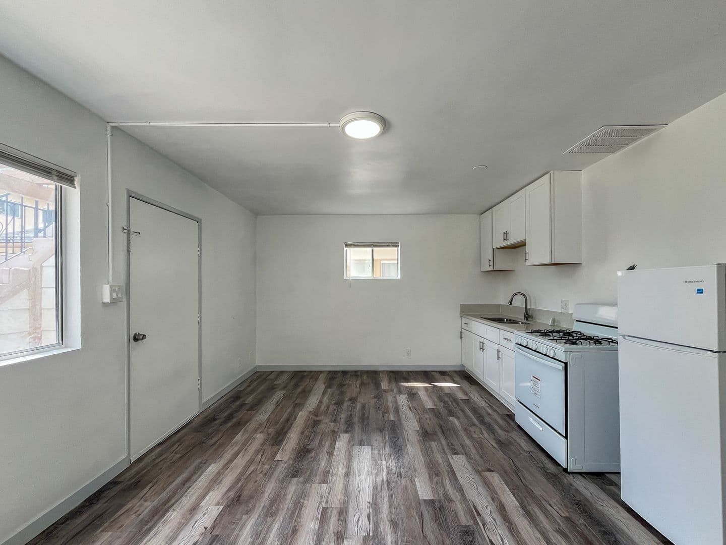 Hawthorne Apartment: 12312 Manor Drive