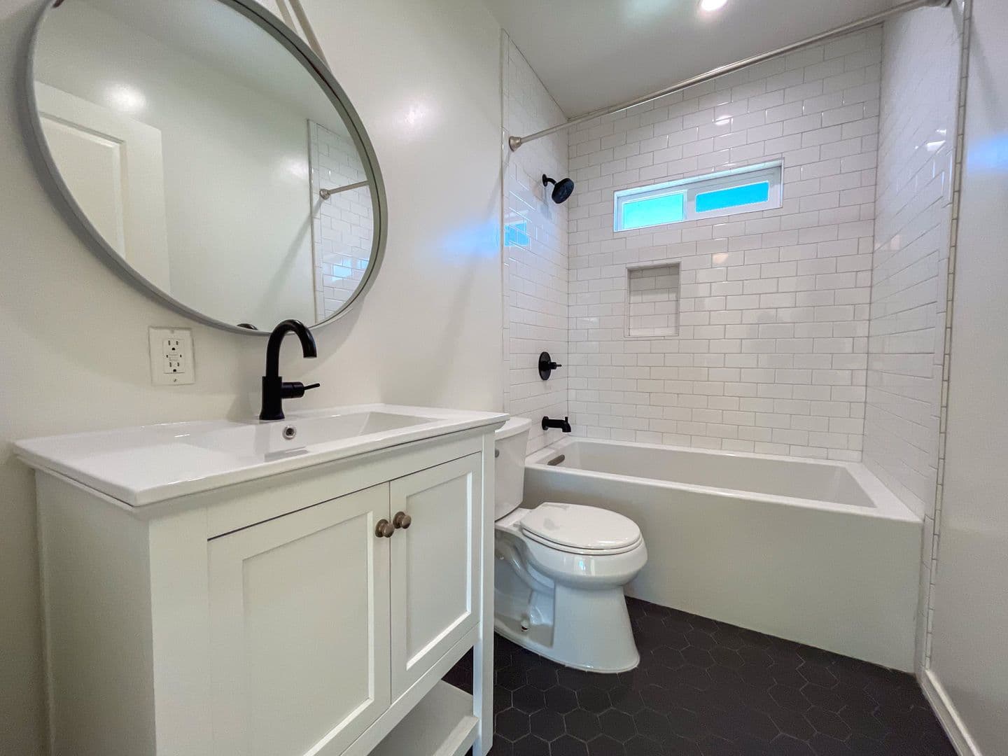 Los Angeles Apartment: 4135 W. 22nd Place