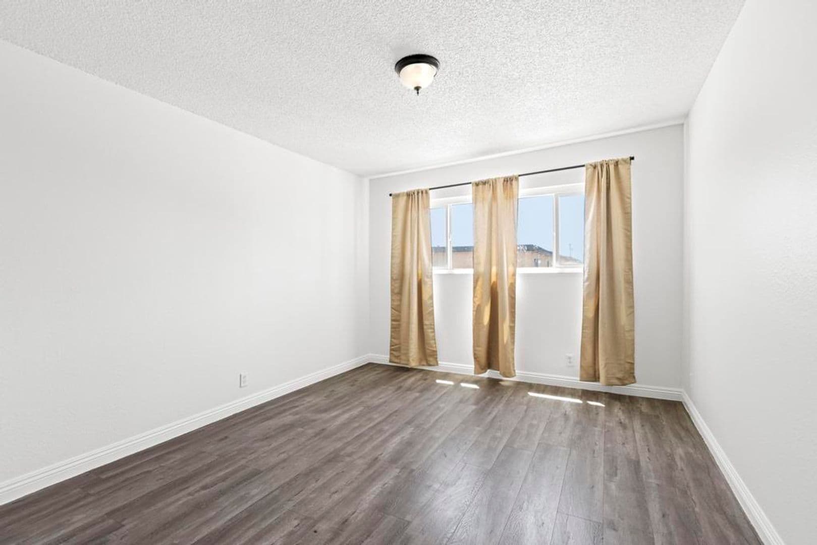 Norwalk Apartment: 11645 Mapledale St