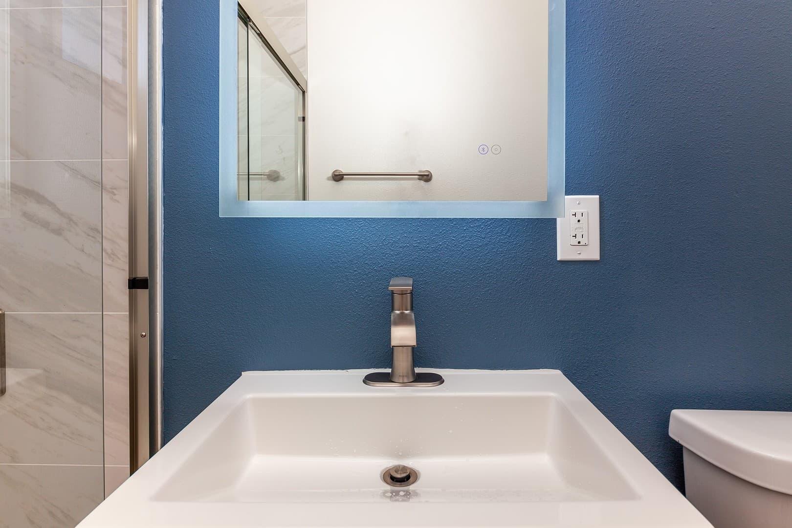 Long Beach Apartment: 1955 Locust  Avenue
