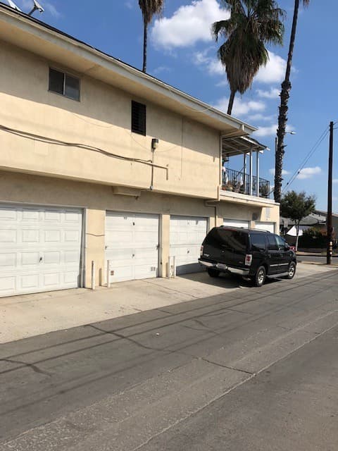 Anaheim Apartment: 1828 W. Glen Avenue