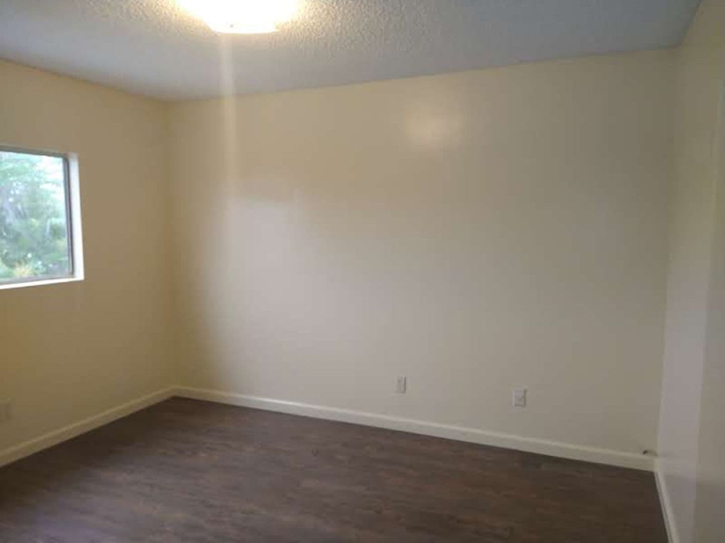 Los Angeles Apartment: 8209-8211 S. Broadway
