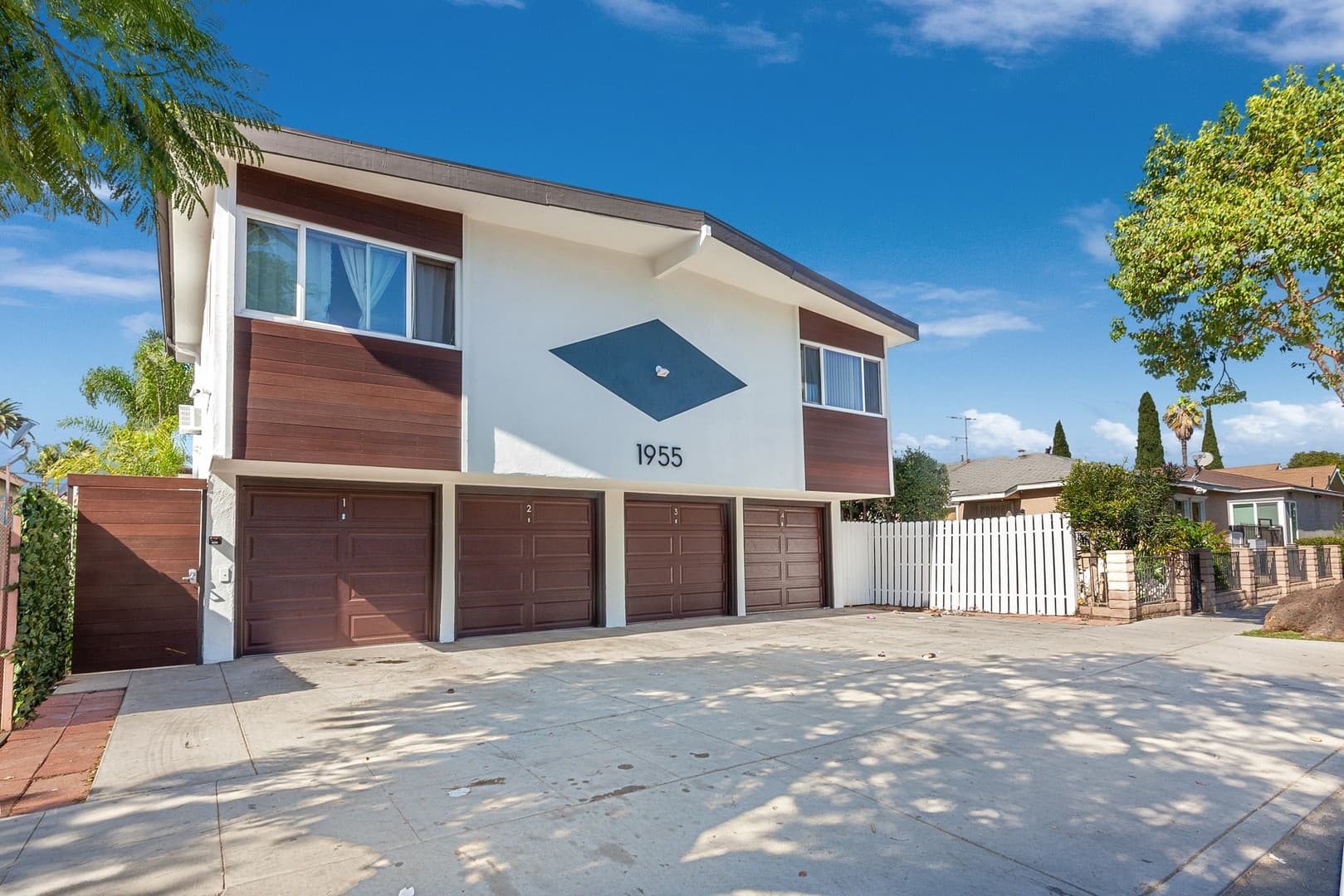 Long Beach Apartment: 1955 Locust  Avenue