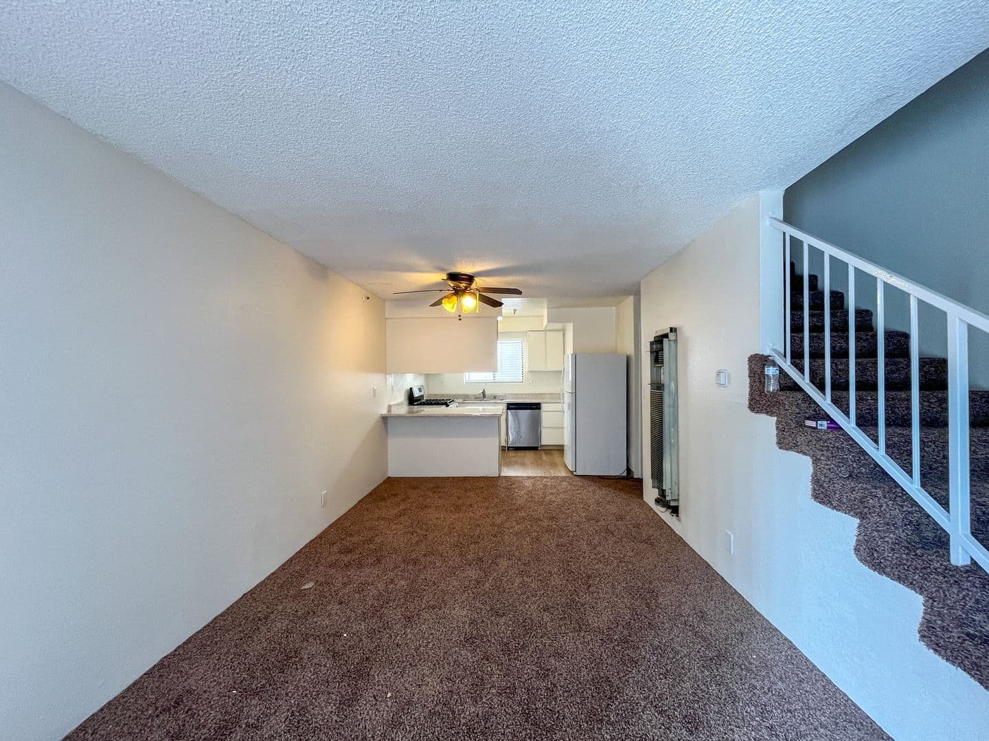 Hawthorne Apartment: 12909 Cordary Ave