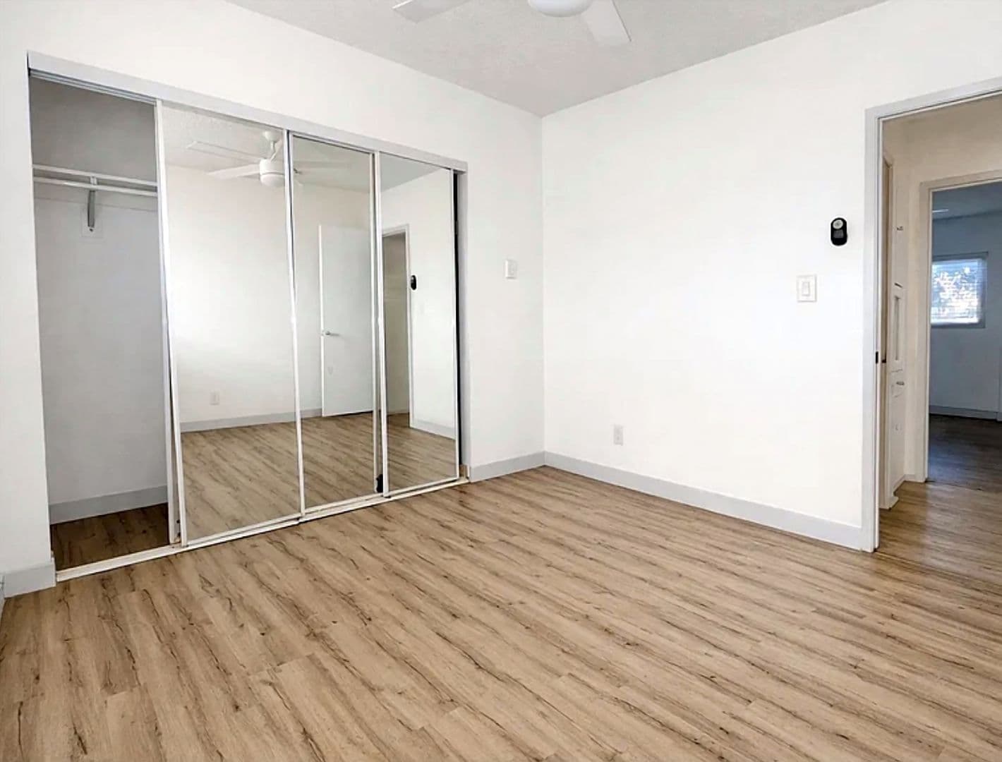 Long Beach Apartment: 360 Lime Avenue