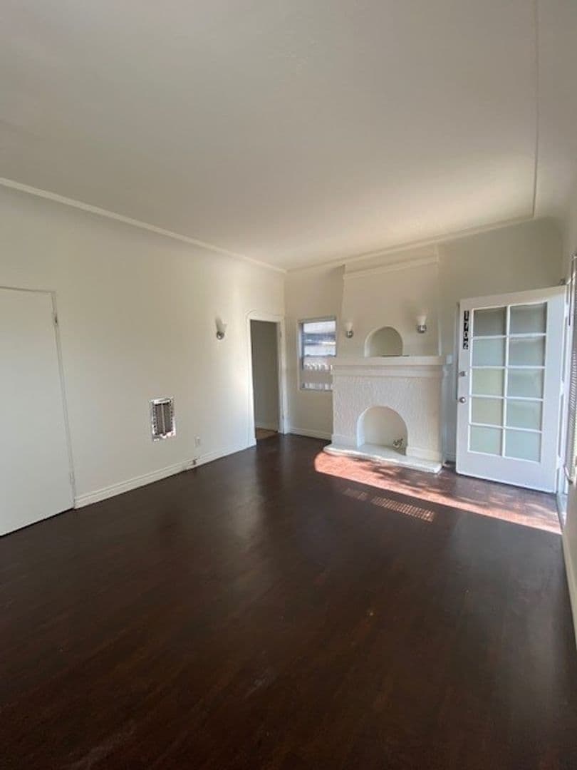 Long Beach Apartment: 1702-1708 Pacific Ave.