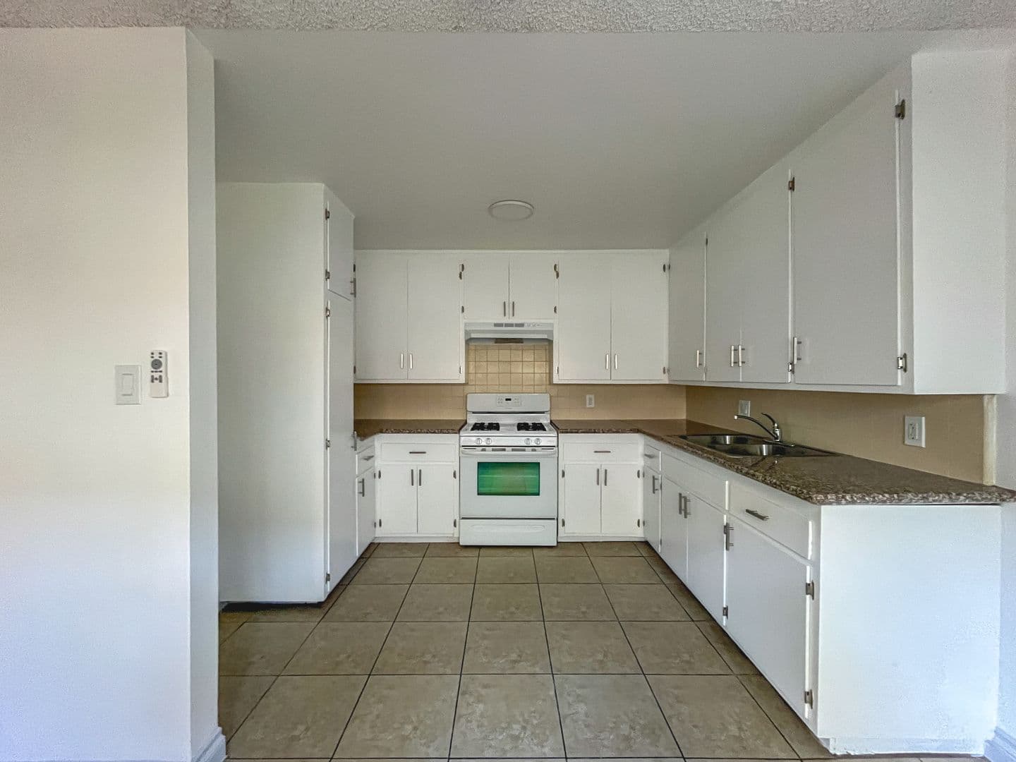 Wilmington Apartment: 1059 N. Wilmington Blvd.
