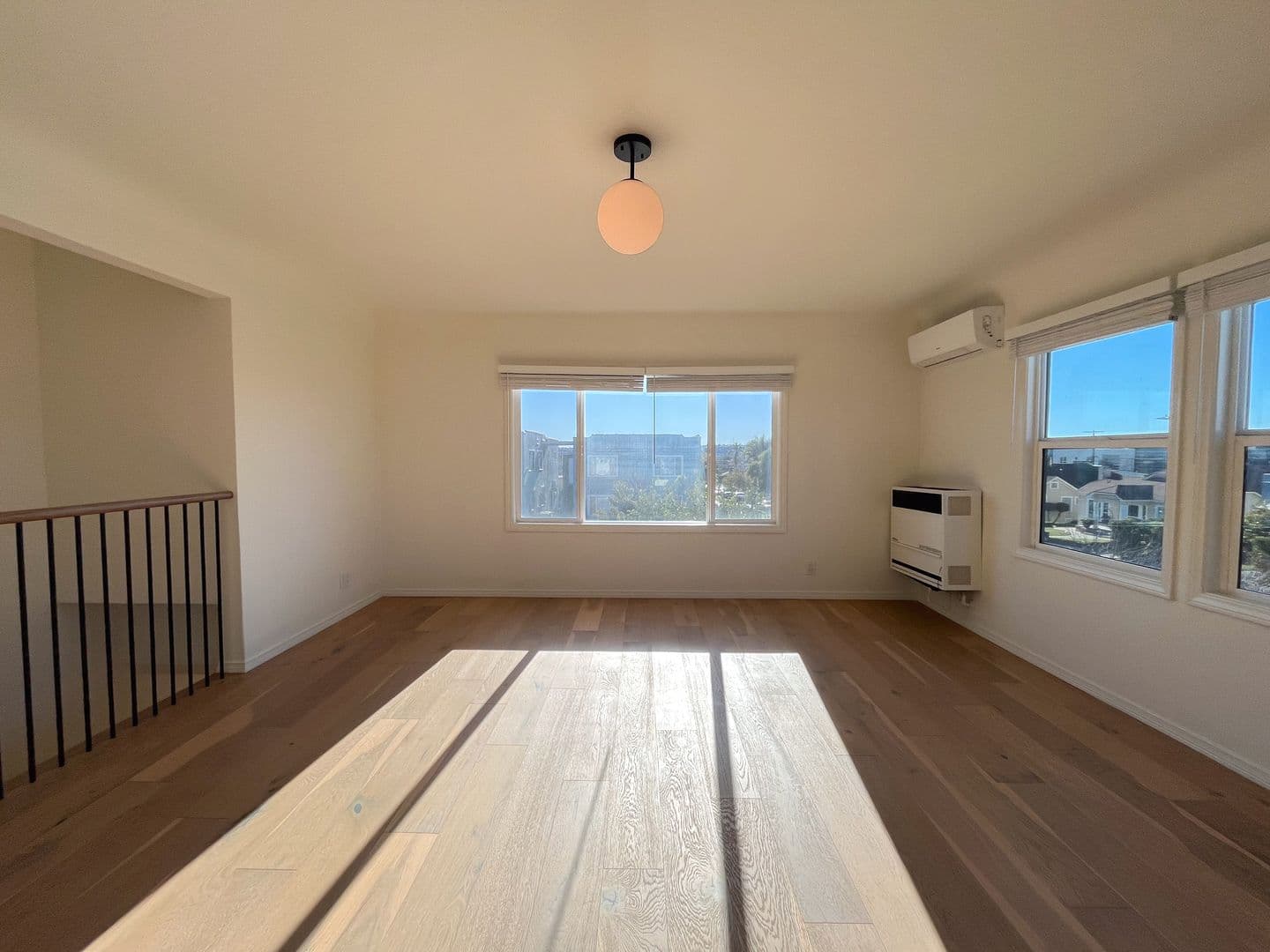 Los Angeles Apartment: 4135 W. 22nd Place