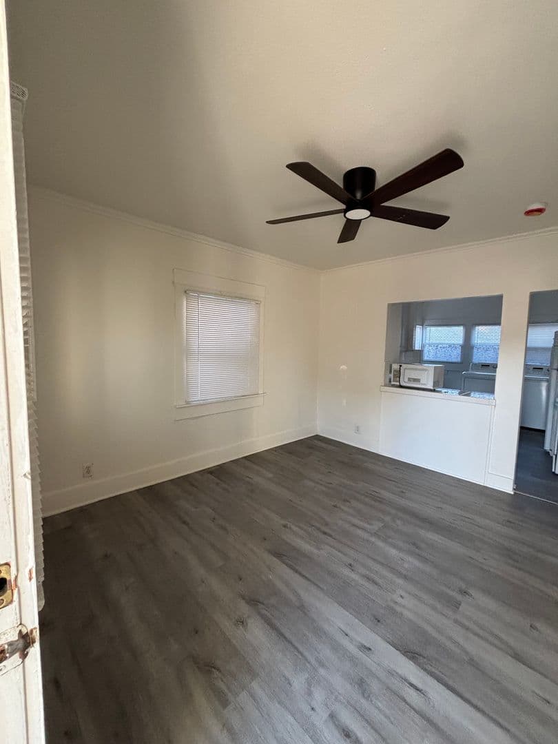 San Pedro Apartment: 1602-1620 S. Centre St.