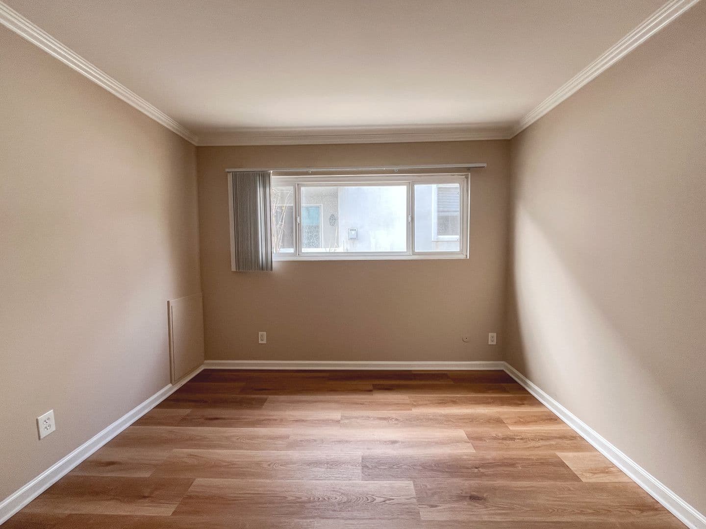 El Segundo Apartment: 221 Sheldon St