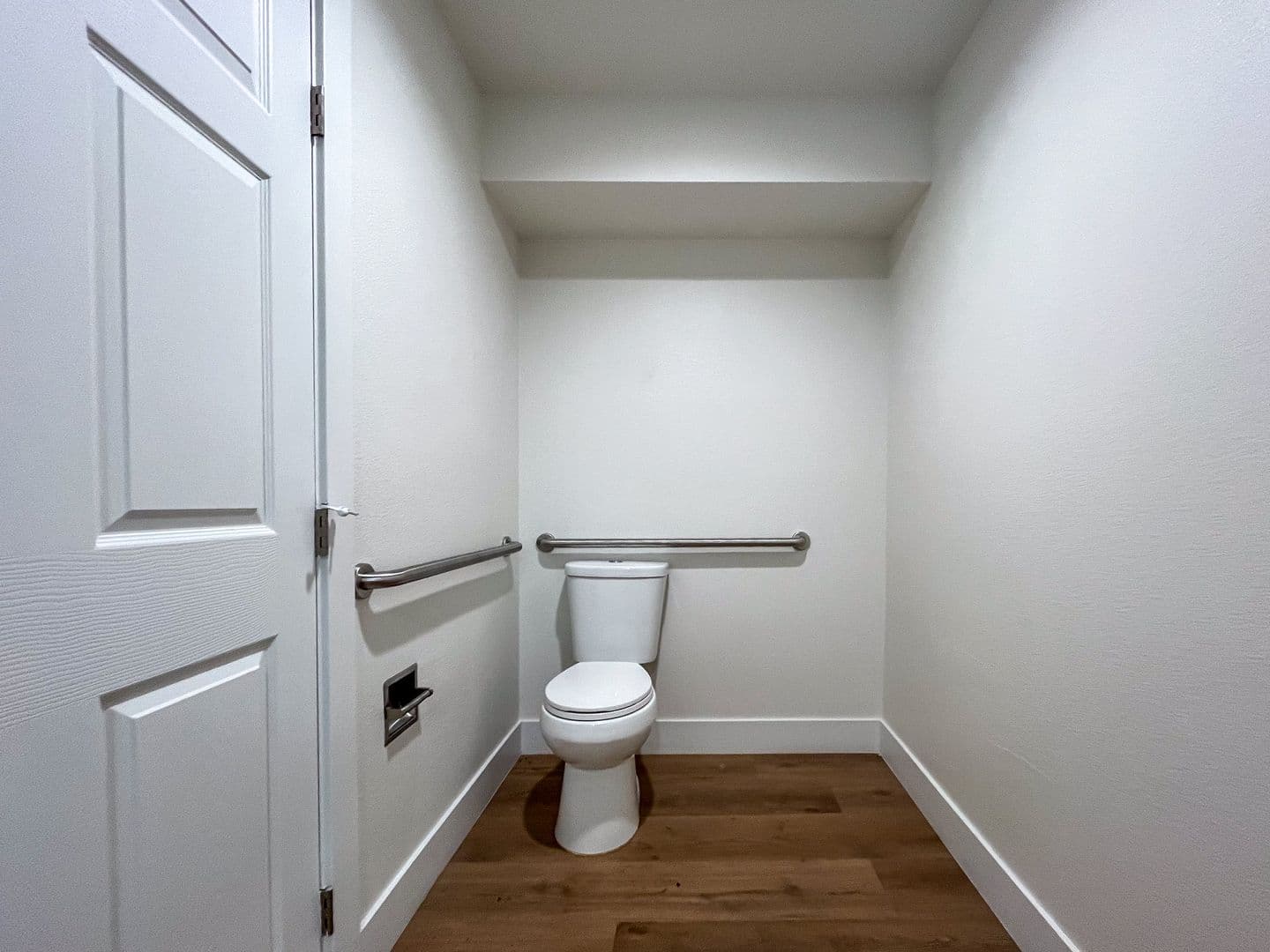 Los Angeles Apartment: 1627 E 92nd St