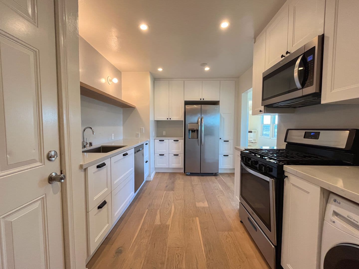 Los Angeles Apartment: 4135 W. 22nd Place