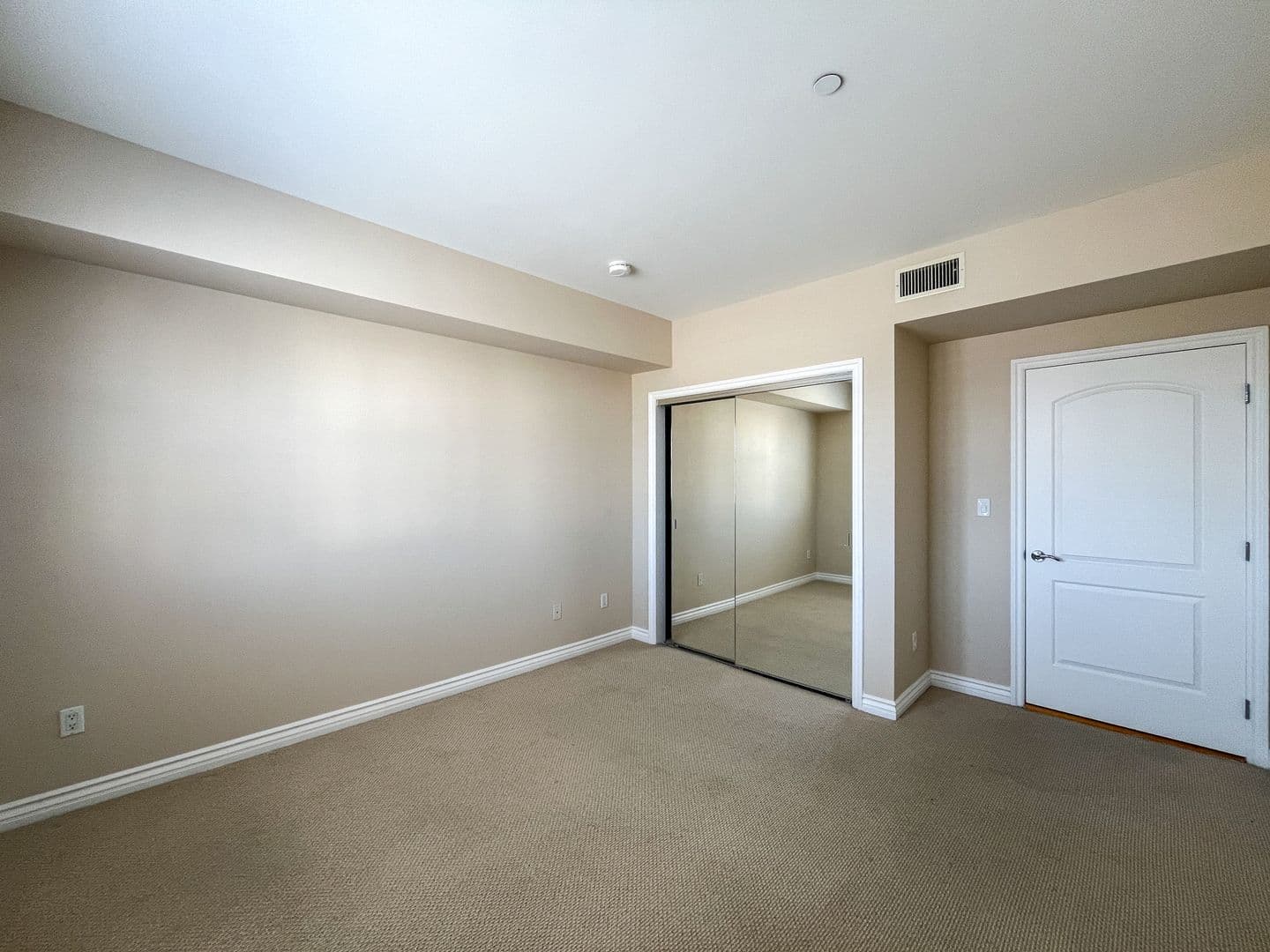 Los Angeles House: 1241 S Westgate Ave